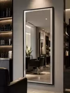 Вертикальное зеркало для салона красоты с LED-подсветкой: премиальное решение для профессионального рабочего места