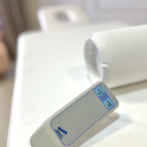 Кушетка массажная с электроподъёмом, с электроприводом, питание от сети