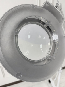 Светодиодная лампа лупа 5 д белая на кронштейне