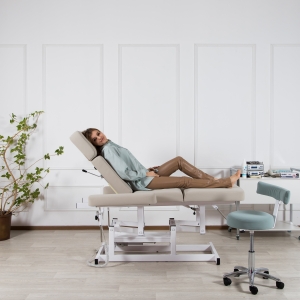 Косметологическая кушетка "Ладога" с электроприводом (арт. 0823)