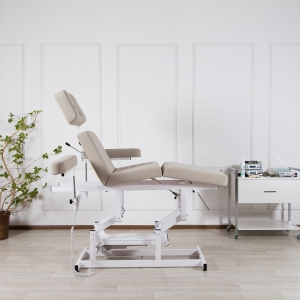 Косметологическая кушетка "Ладога" с электроприводом (арт. 0823)