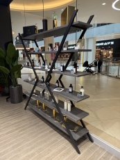 Стеллаж - витрина для косметики в салон красоты Икс